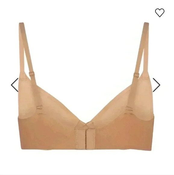 Skims Weightless Demi Bra - Picture 2 of 8